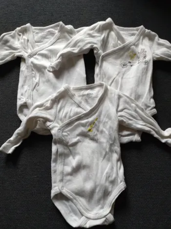 Lot de bodies orchestra taille 1 mois