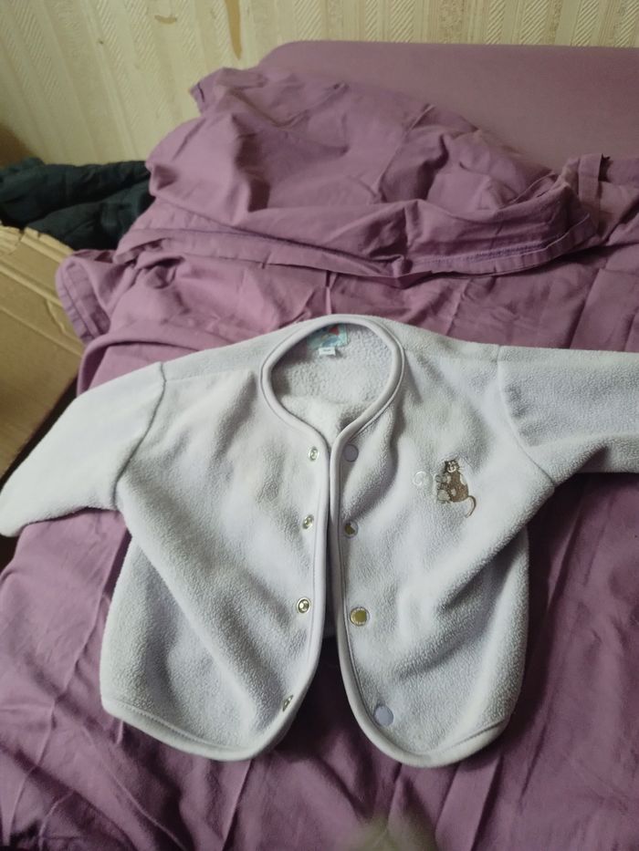 Veste grise polaire bebe 3 mois - photo numéro 2