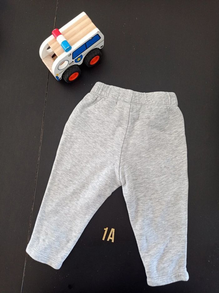 Jogging 12m - photo numéro 2