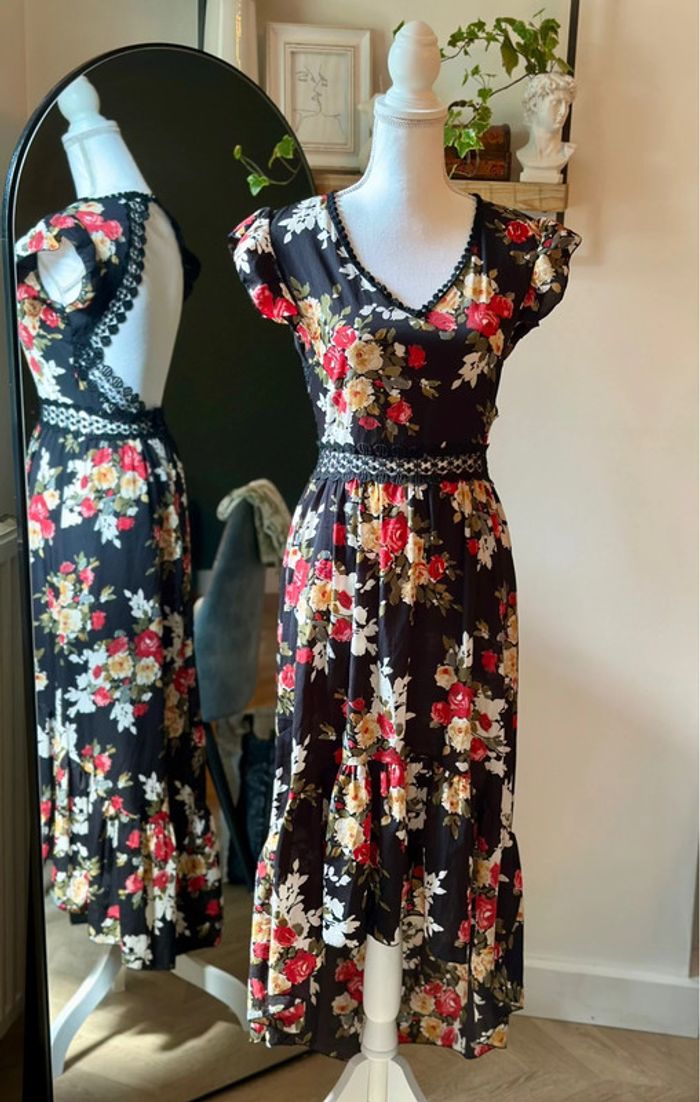 Robe longue fleurie dos nu détails dentelle - Taille S - photo numéro 2