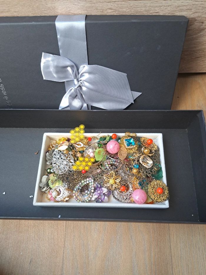 Lot de boucles d'oreilles pendante chic et élégante multicolore