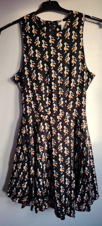 Robe évasée noire imprimé pélicans H&M – Taille 34 / 36 (coupe fluide)