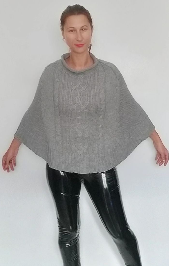 Cape pull grise taille unique