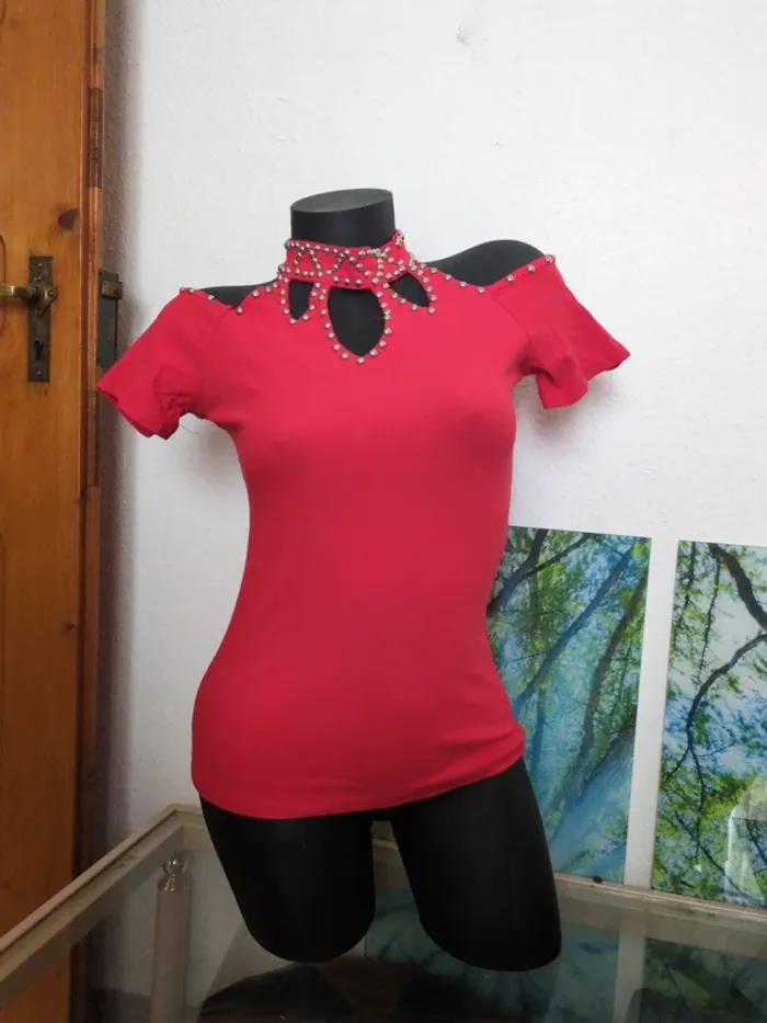 Haut rouge