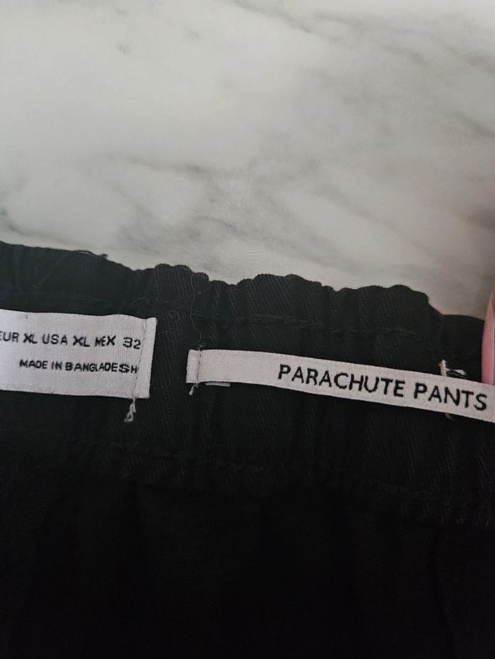Bershka pantalon noir parachute taille XL - photo numéro 7