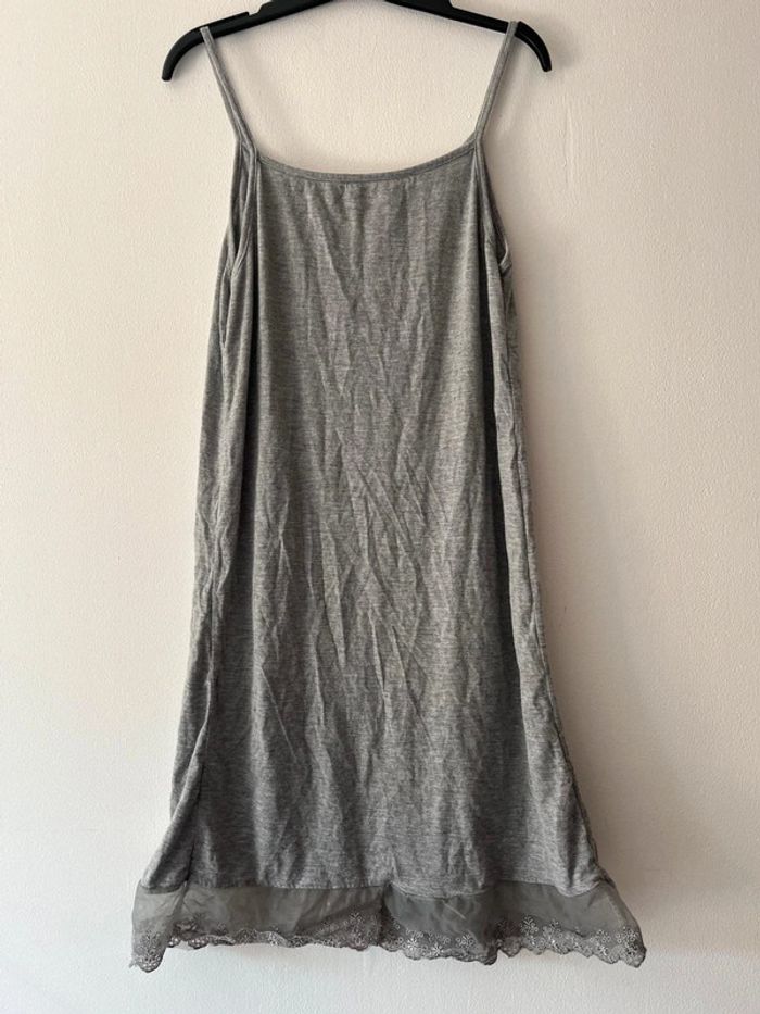 👗 Jolie robes à bretelles grise Taille M 👗 - photo numéro 4
