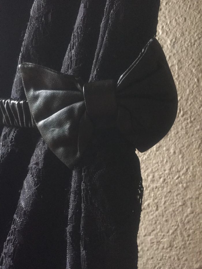 Robe noir dentelle et sa ceinture - photo numéro 8