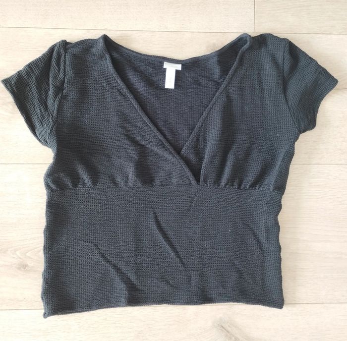Haut t-shirt manches courtes cache-coeur noir gaufré taille M H&M