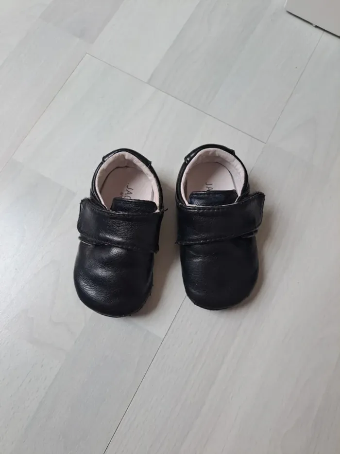 Chaussures jack and lily 12-18 mois