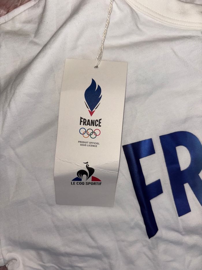 T-shirt France JO 2024 - Taille M - Neuf avec étiquette. - photo numéro 3