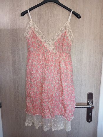 Jolie robe rose fleurie