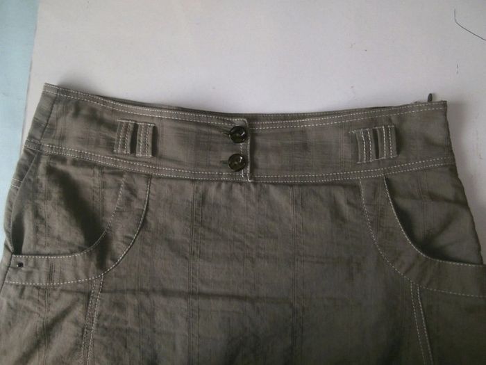 Jupe mi-longue kaki clair - photo numéro 3