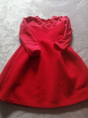 Belle robe rouge 5-6 ans