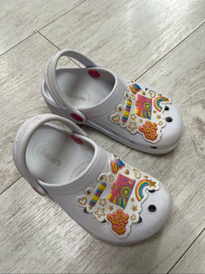 Crocs blancs motifs multicolore Sketchers taille 28/29