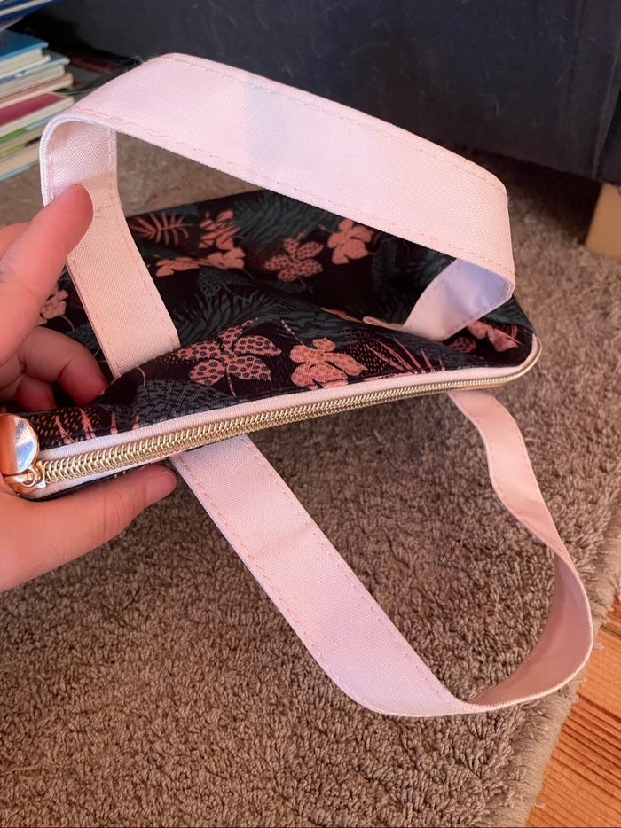 Trousse de toilette - photo numéro 2
