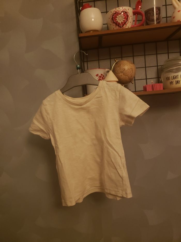 Teeshirt 🎀 Primark 18-24 mois 2€ - photo numéro 2