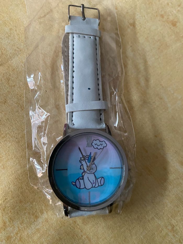 Montre licorne neuve - photo numéro 2