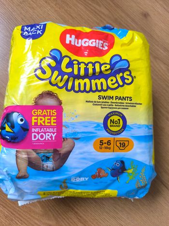 16 couches de piscine taille 5-6  12-18 kg marque huggies