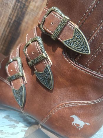 Boots véritable Mustang neuves jamais porté taille 41