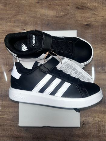 Baskets adidas neuf