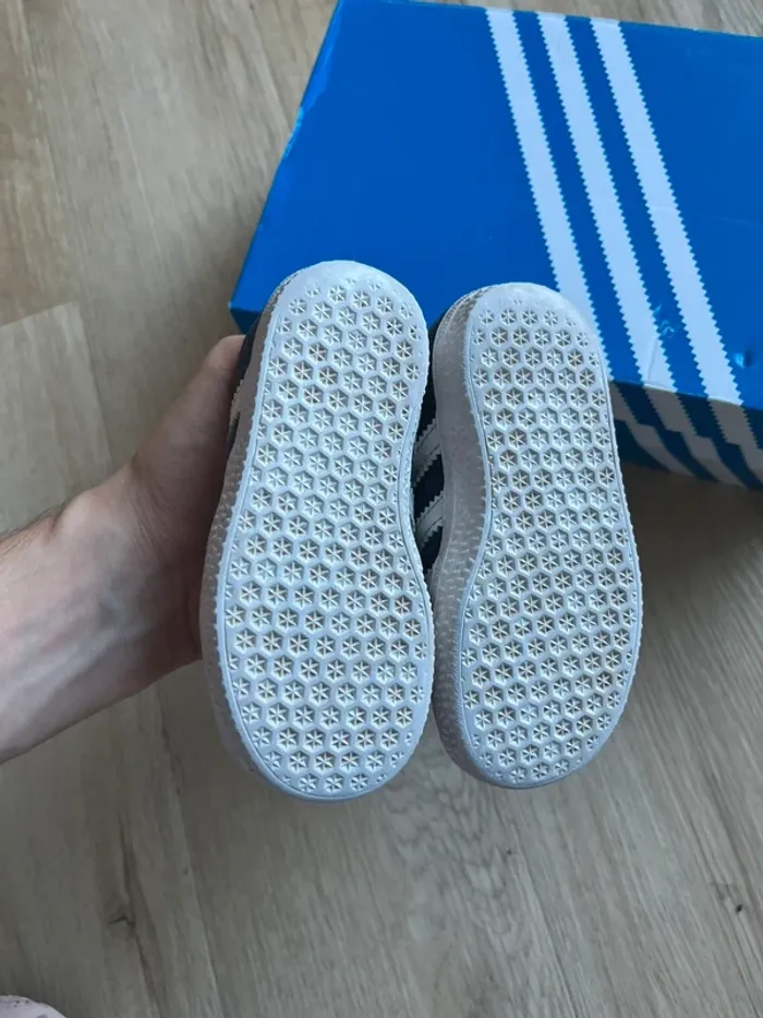 Adidas Gazelle Taille 23 - photo numéro 4