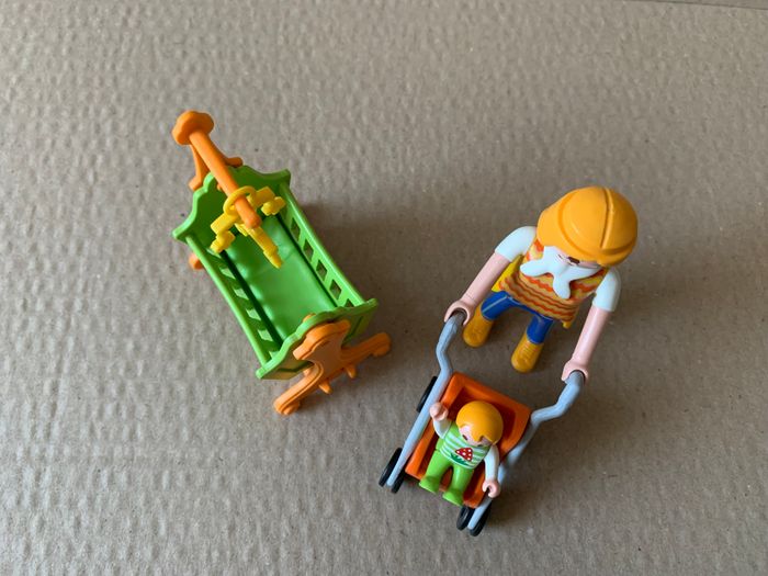 Playmobil : Maman et bébé avec poussette et landau - photo numéro 3