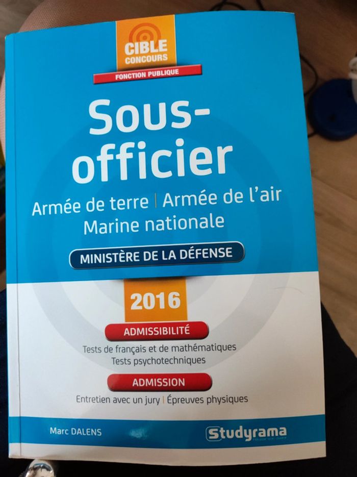 Livre Sous-officier 
Armée de terre - Armée de l'air - Marine nationale