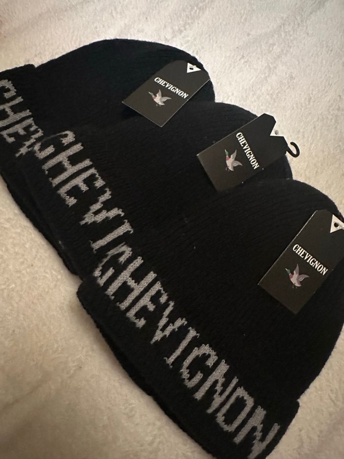 3 bonnets Chevignon taille unique - photo numéro 5