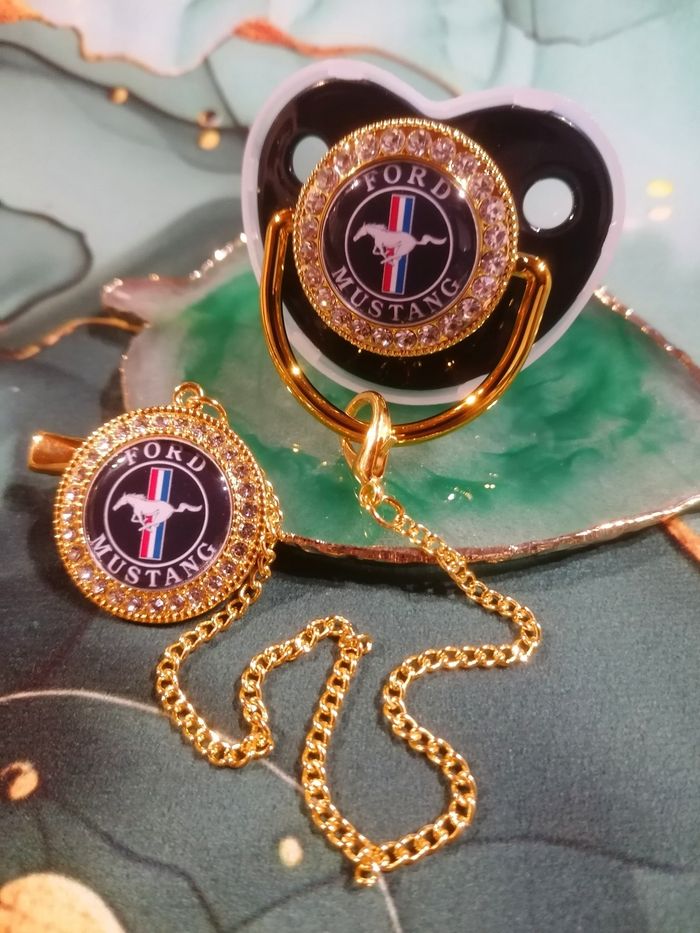 Tétine Ford Mustang - photo numéro 2