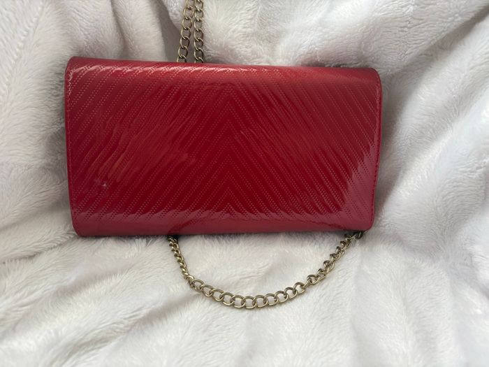 Pochette avec chaîne dorée - photo numéro 2