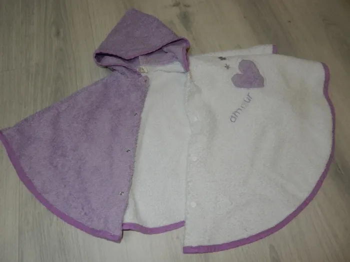 Poncho de bain à capuche "Amour" - photo numéro 2