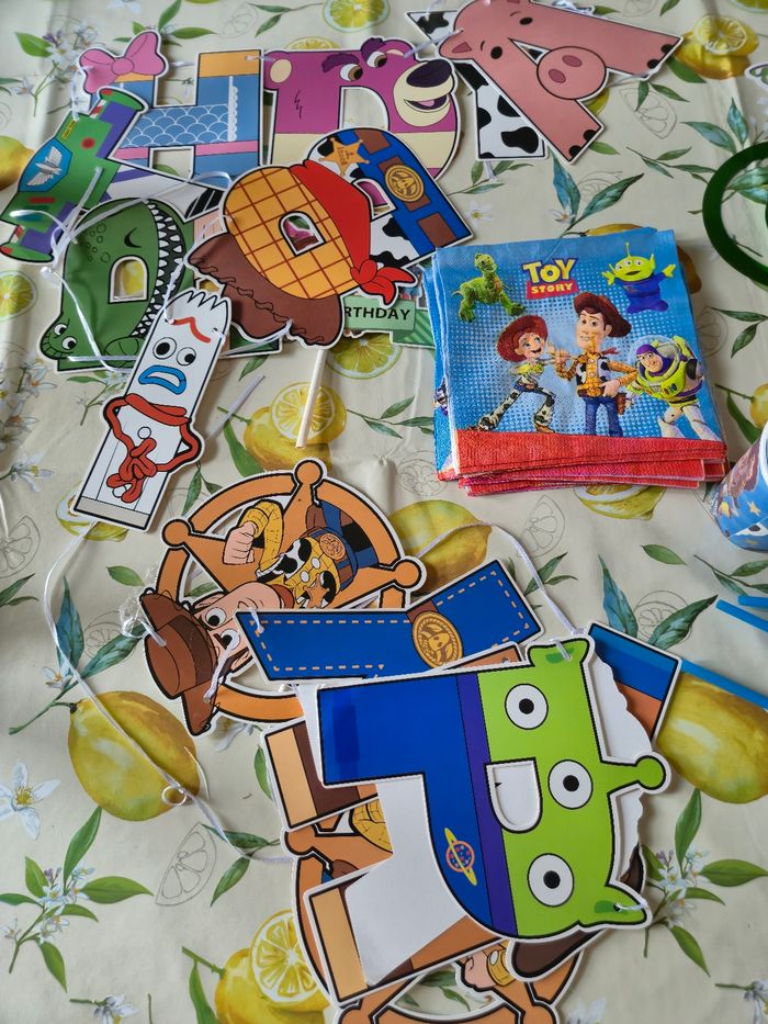 Lot decoration anniversaire Toy story - photo numéro 5
