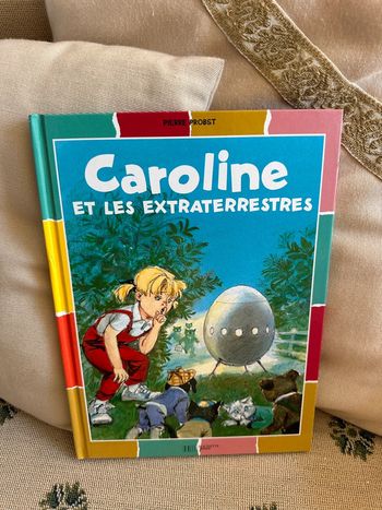 Pierre Probst - Livre Caroline et les Extraterrestres - Album bd Hachette damiers couleurs