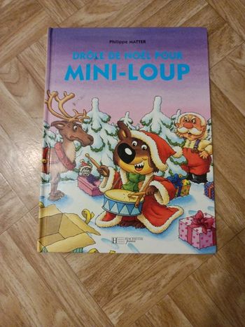 Livre Drôle de Noël pour Mini-Loup aux éditions Hachette Jeunesse en état satisfaisant