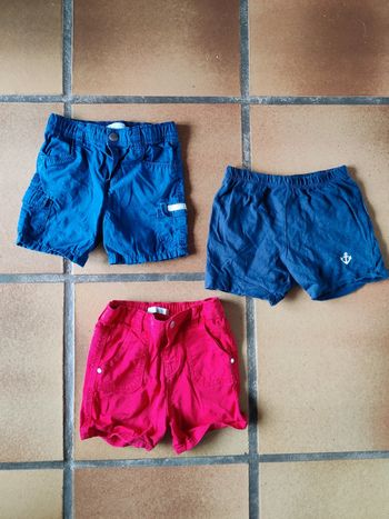 Lot de trois shorts 18 mois