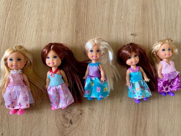 Lot 5 poupées - photo numéro 2
