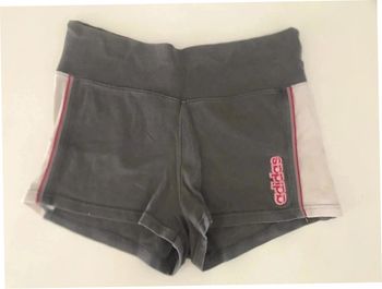 Short Adidas fille 14ans bon état