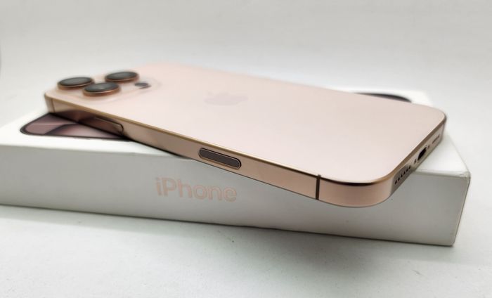 iPhone 16 pro max - photo numéro 4