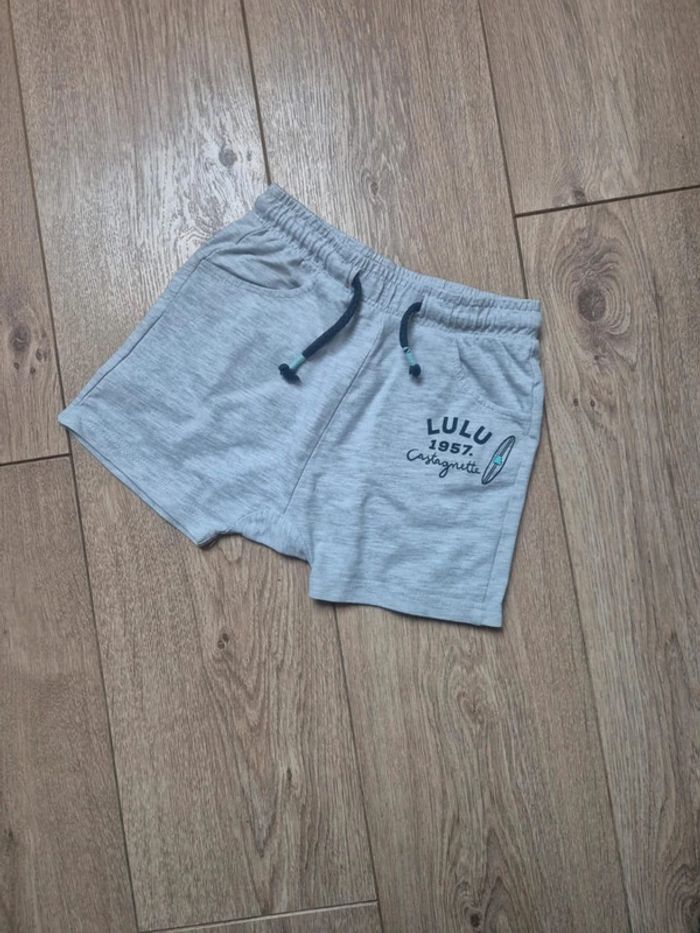 Short gris chiné "lulu castagnette " 3 ans en très bon état