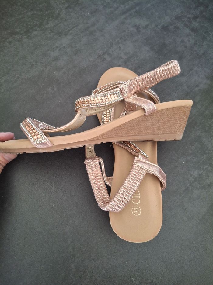 Sandales nu pieds strass 38 neuves - photo numéro 3