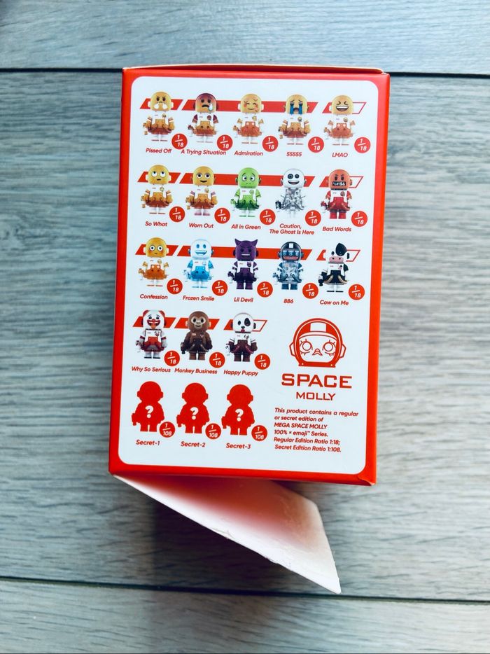 Pop Mart Mega Space Molly Emoji - So What - photo numéro 5