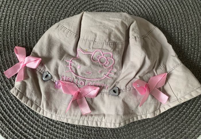 Superbe chapeau gris et rose Hello Kitty 47 cm