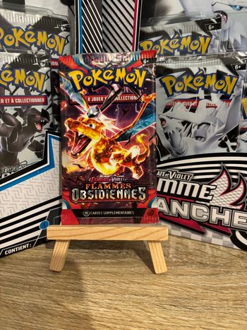 Booster Pokémon Flammes Obsidiennes reconditionné 