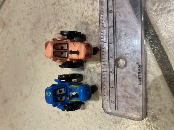 Lot de 2 mini racers Cars Tracteurs (rares) - photo numéro 5