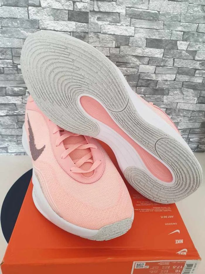 Nike Rose GT Hustle Academy pointure 50,5 - photo numéro 4