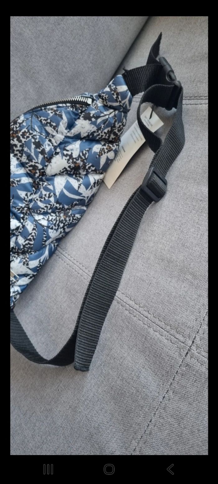Sac banane Damart neuf avec étiquette - photo numéro 7