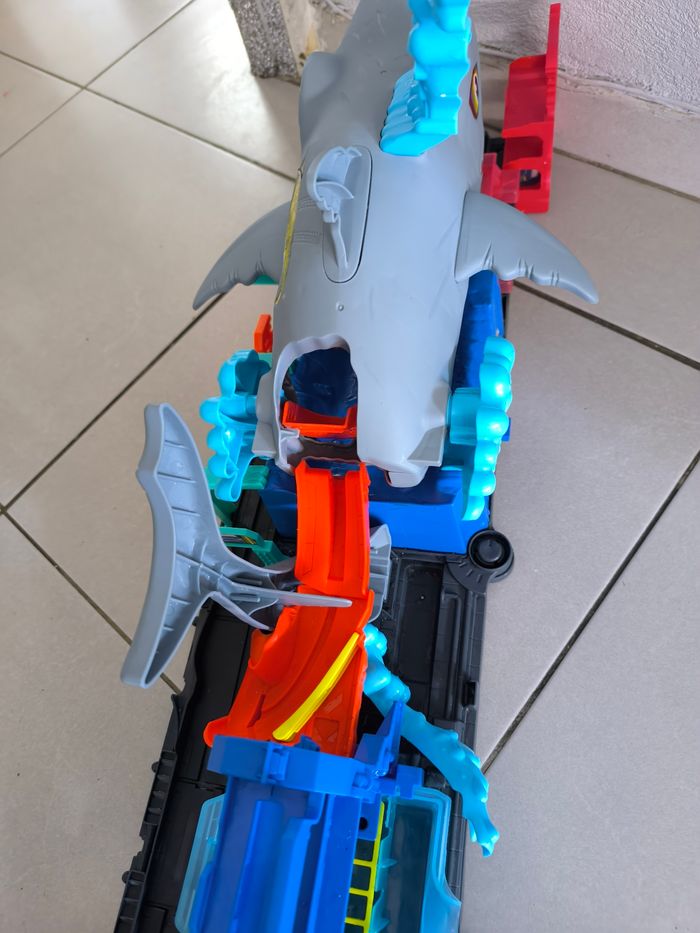 Circuit requin hot wheels - photo numéro 4