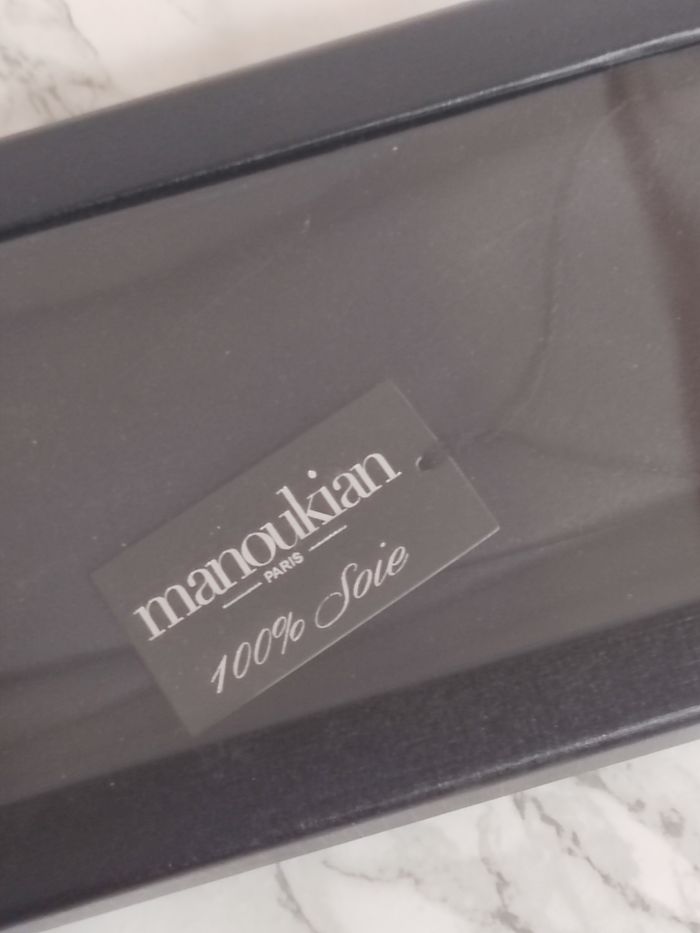 Coffret cadeau cravate noire 100% soie Manoukian neuve avec étiquette - photo numéro 5