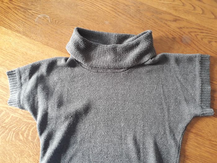 Pull gris avec un grand col  Cache Cache  taille 2  ( 38 ) - photo numéro 4