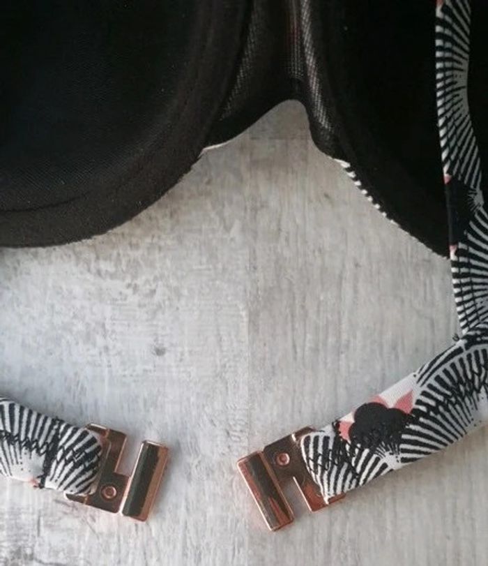 Maillot de bain 2 pièces (bikini) Taille 90B pour le haut et taille 38 pour le bas - photo numéro 5